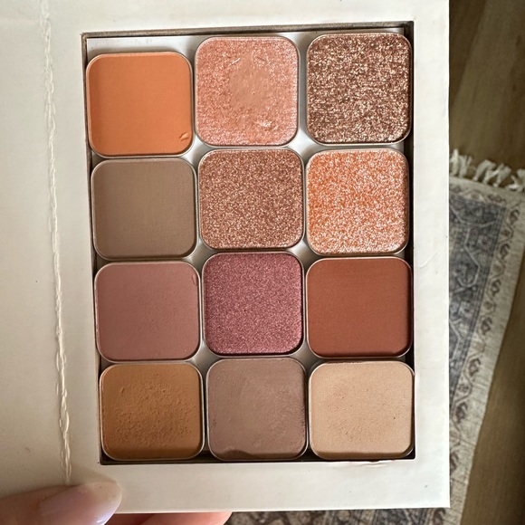Seint Eyeshadow Palette - Picture 3 of 5